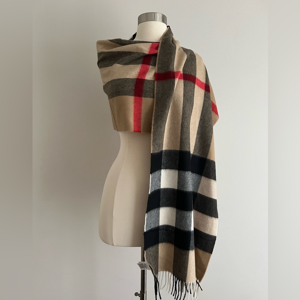 Burberry Cashmere Chack Scarf - Picture 6 of 16